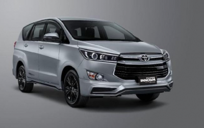 Toyota Innova Reborn Medan Car Rental